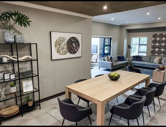 2 BEDROOM APARTMENT FOR SALE IN MENLO PARK